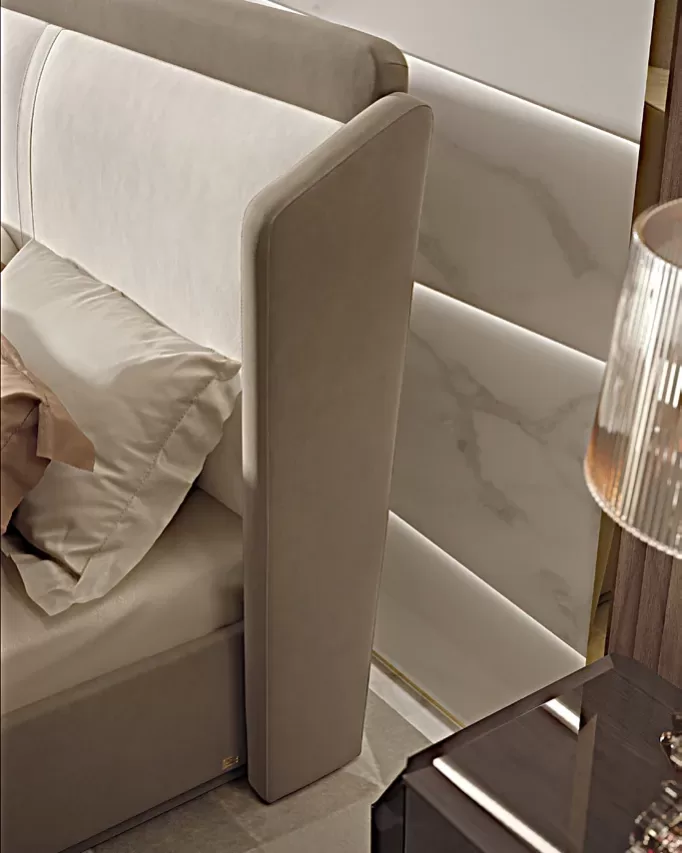 Letto imbottito Icon di Francesco Pasi, letti made in Italy
