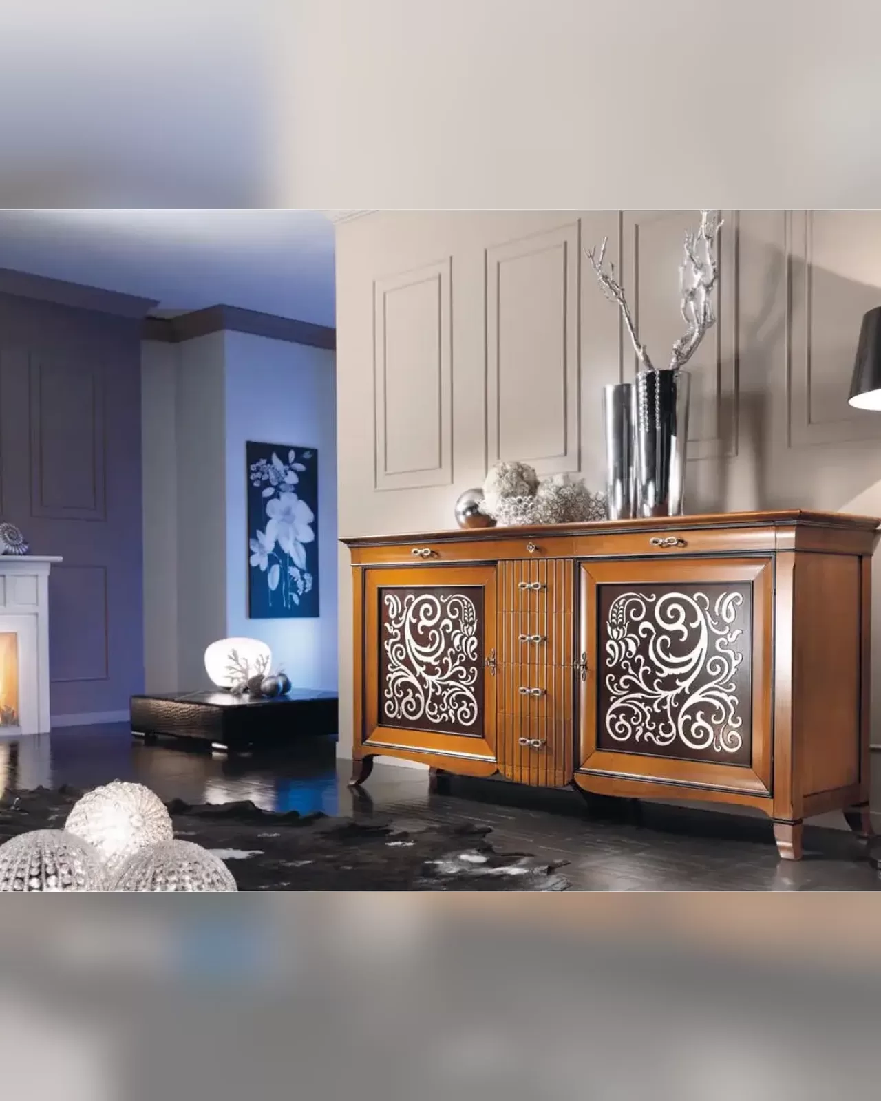 Credenza New Deco con pannelli in foglia argento di Francesco Pasi, credenza in legno di ciliegio