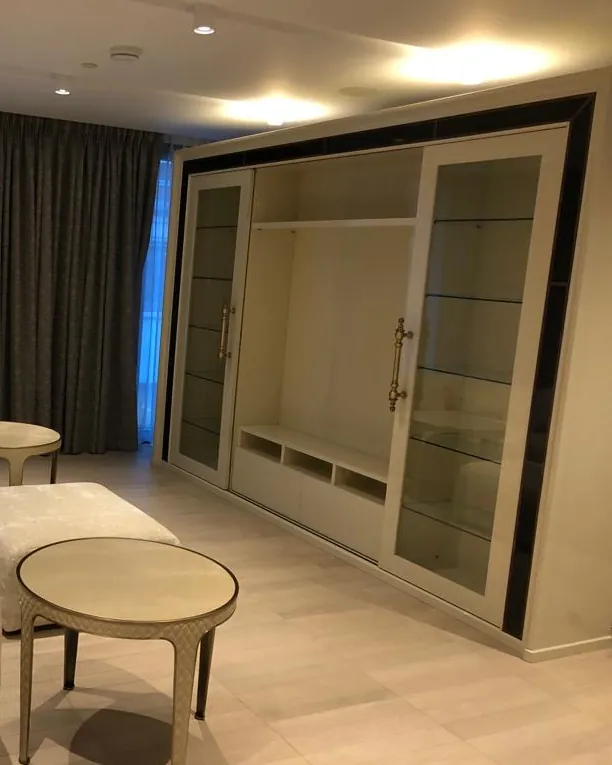 Parete attrezzata Ellipse con ante scorrevoli, Francesco Pasi arredamento italiano per il soggiorno