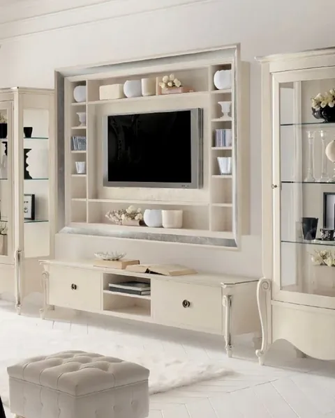 Classic armchair by Avenanti, Luxury Armchairs, made to order in Italy
