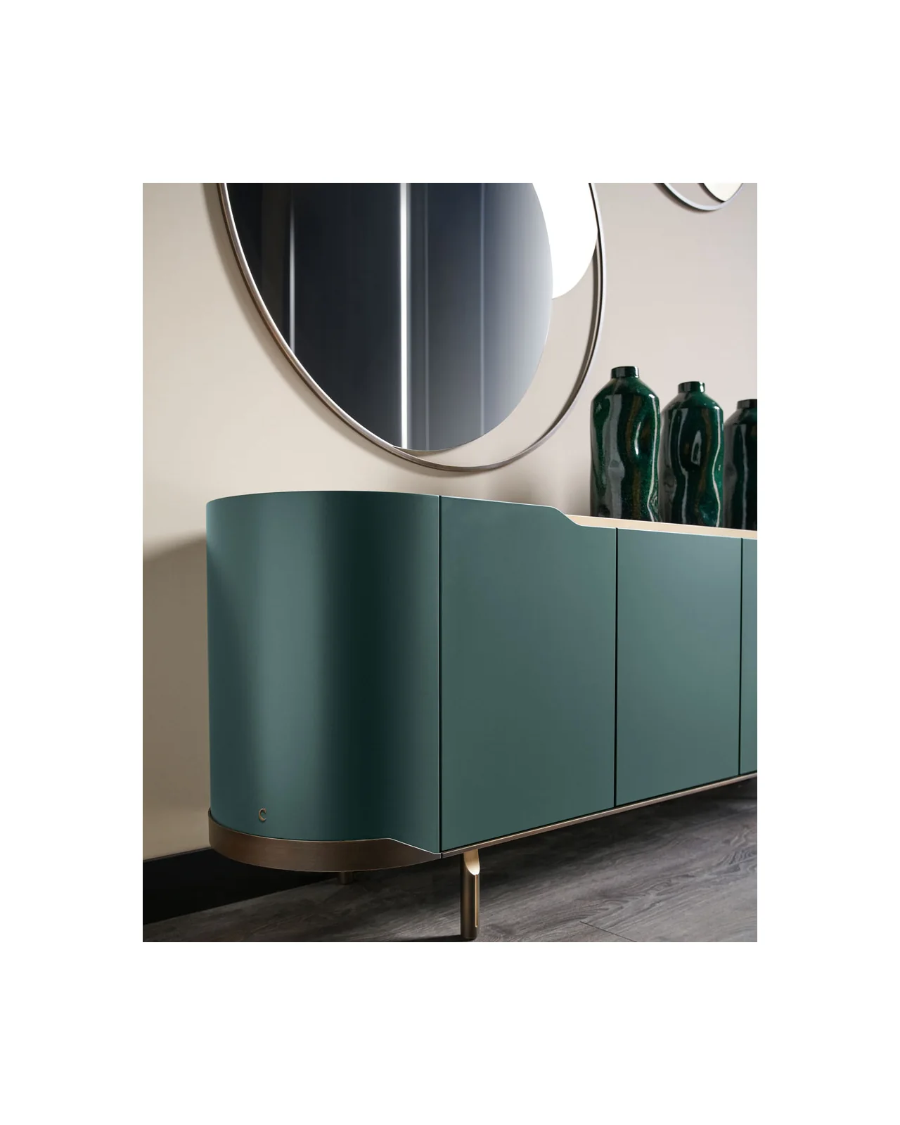 Circe Mirror by Cantori, in an interior setting, photo 4 of 7