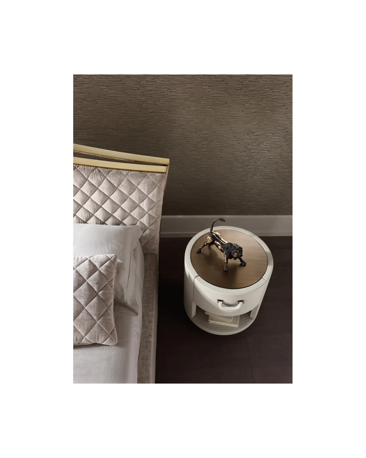 Valentino bed by Cantori, in an interior setting, photo 3 of 6