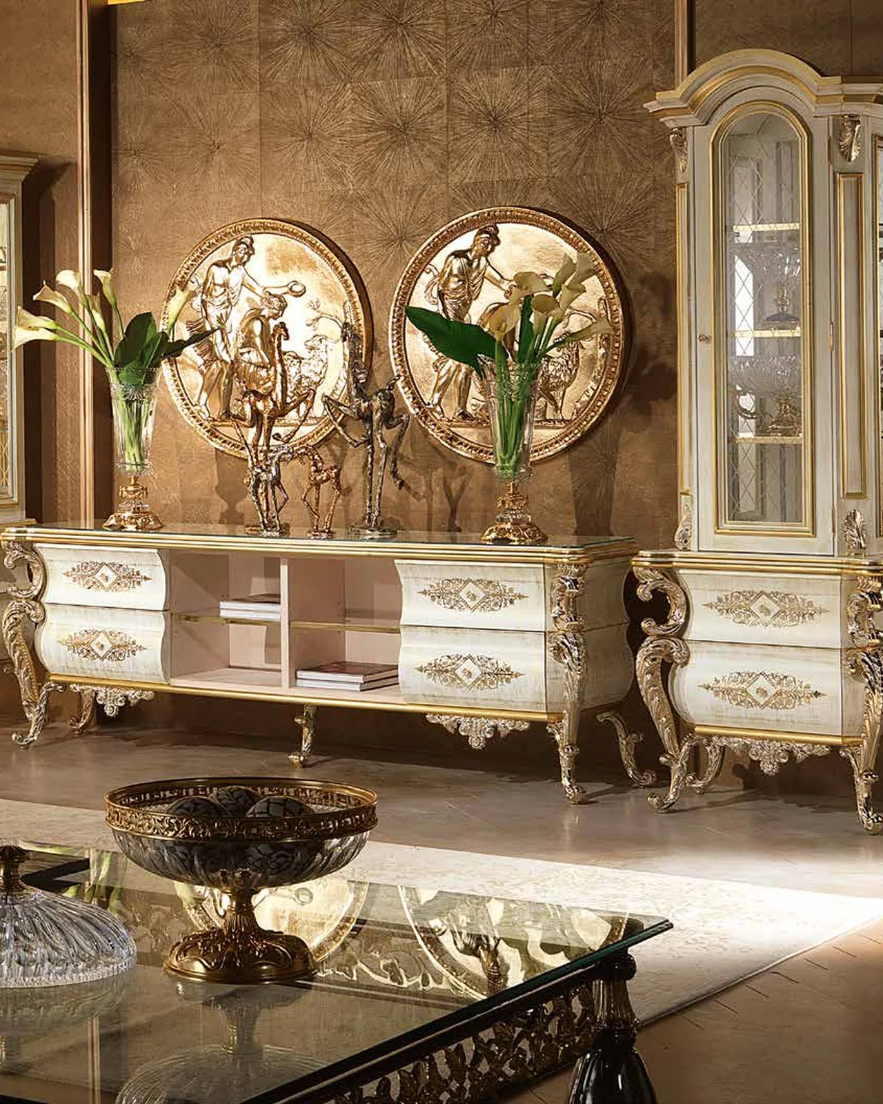 Aida Side Table AD075, Cappelletti Aida collection, classic Italian side table in a classic living room setting, photo 3 of 6