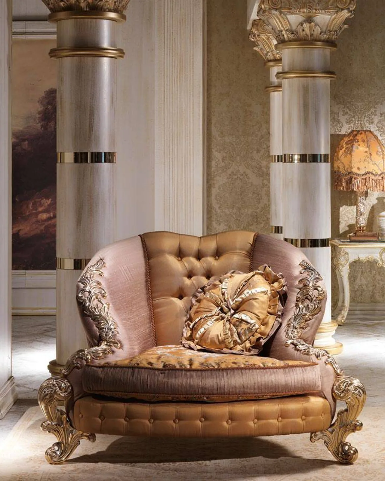 Poltrona Royal RY171, collezione Royal di Cappelletti, poltrona classica italiana, vista prodotto, foto 1 di 2