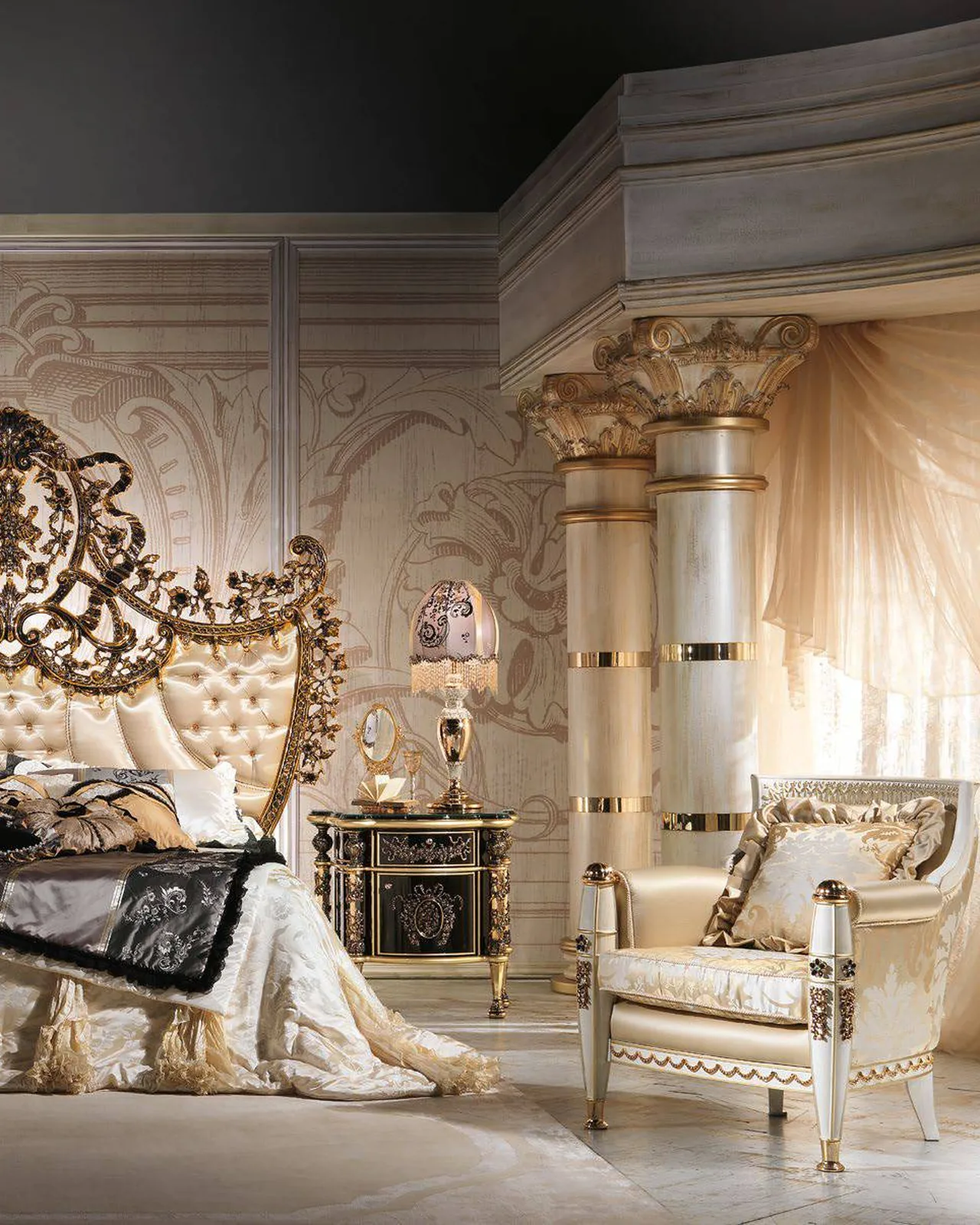 Letto Royal con pietre di cristallo RY001, collezione Royal di Cappelletti, letto classico italiano in una camera da letto classica, foto 3 di 4