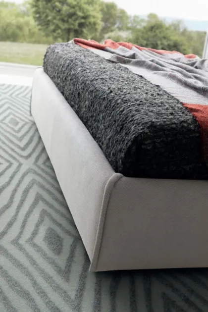 Letto imbottito moderno, collezione Aspen, mobili italiani per camera da letto
