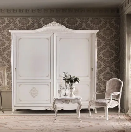 Classic bedroom in Italian Furniture style, classic italian wardrobe