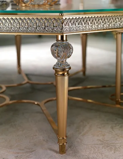 Central Table, classic furniture